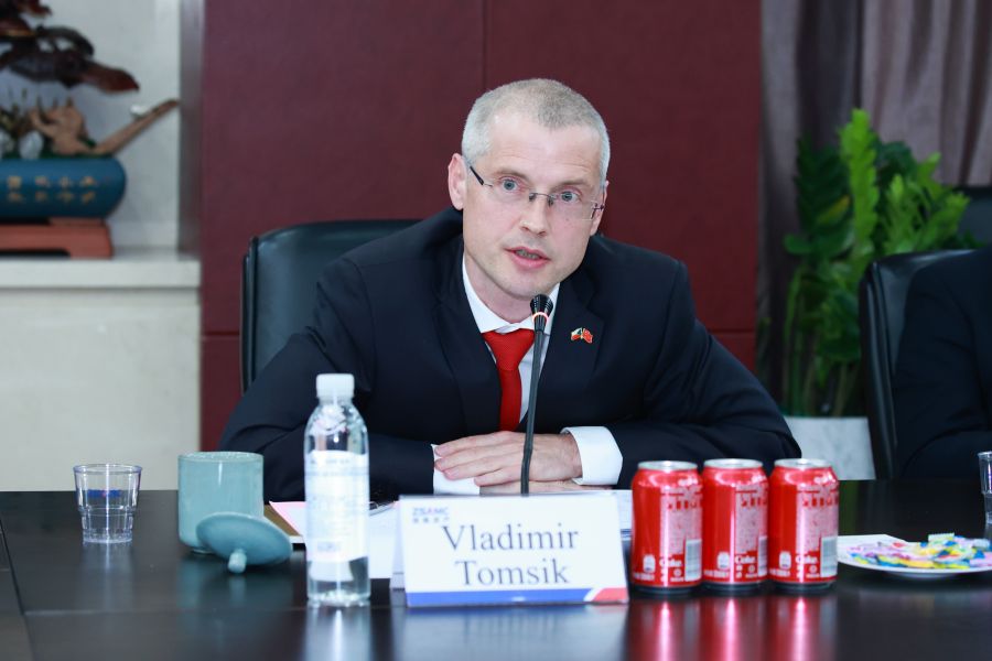 1635130277340037pz7N.jpg 3.jpg